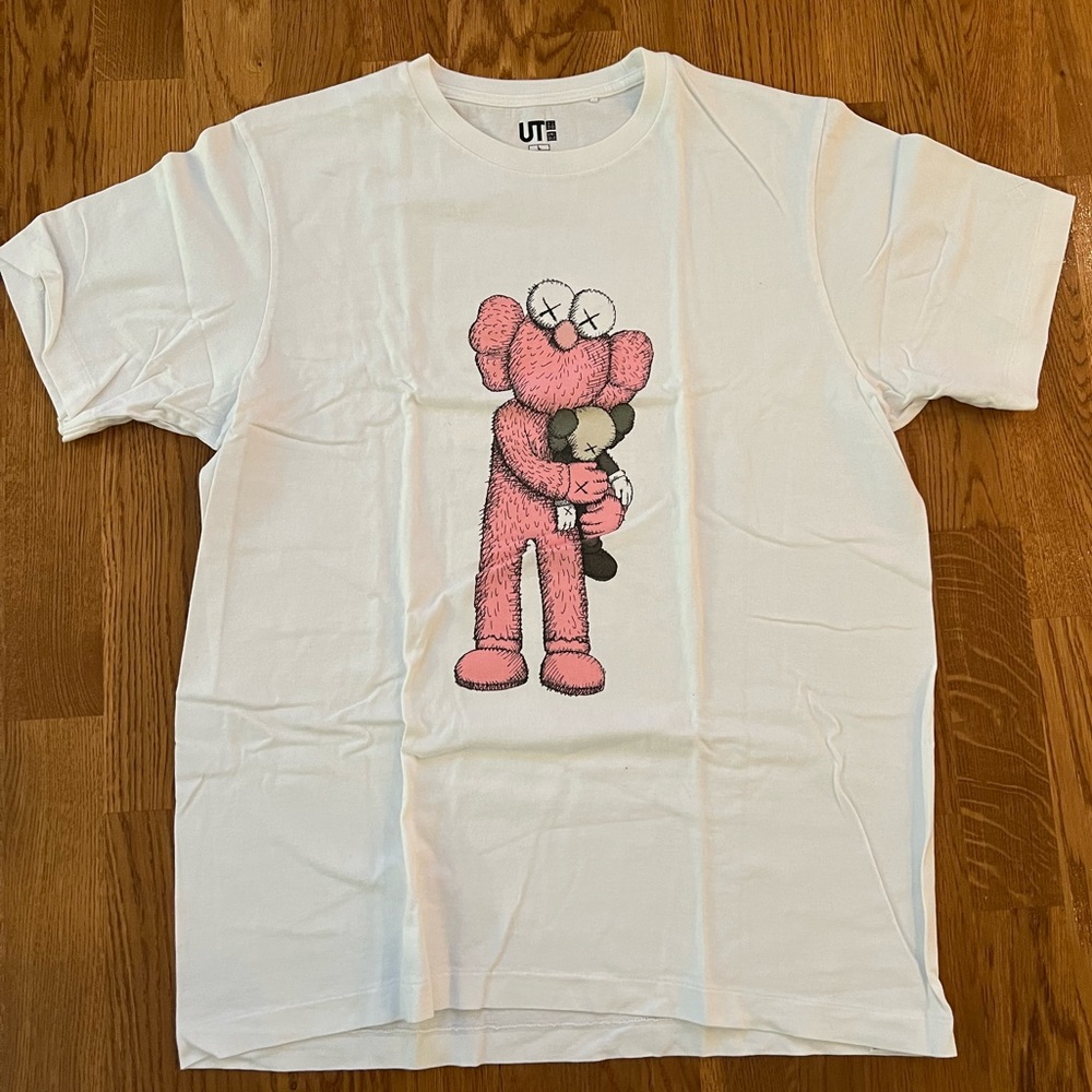 KAWS x Uniqlo Short Sleeve Tee - Size Large